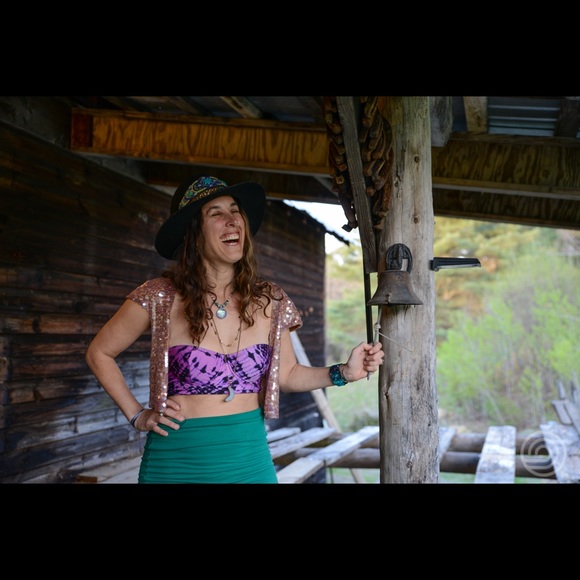 Meet your Posher, Taraleigh - Picture 6 of 8